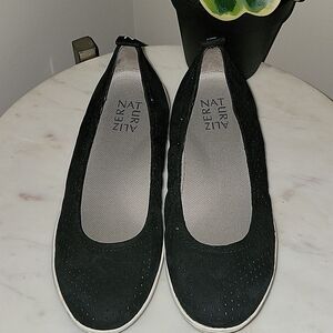 Naturalizer Women's Black Flats